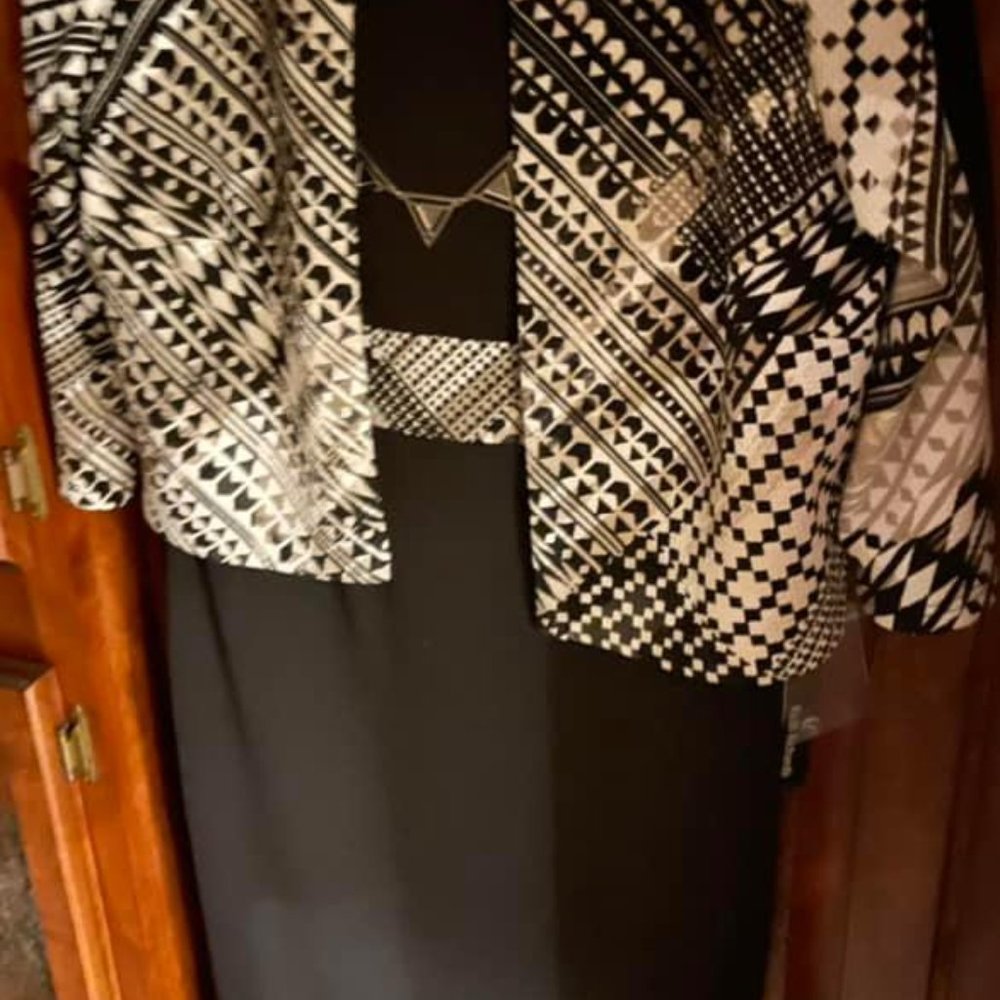 SZ 10...  ladies 2 piece dress..  NEW with TAGS.